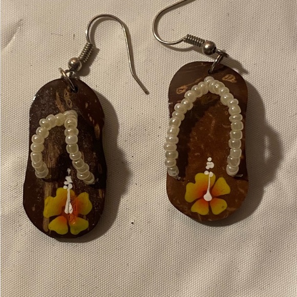 BUNDLE (3pairs) Dangle earrings, generic. - Picture 7 of 9